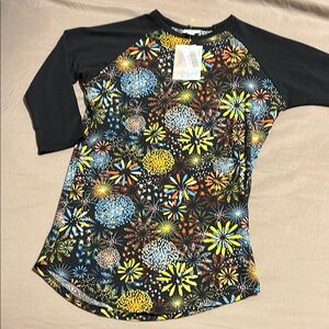 LuLaRoe Black Raglan Graphic Tee 3/4 Sleeve